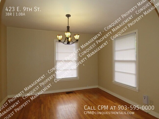 Building Photo - 423 E 9th St