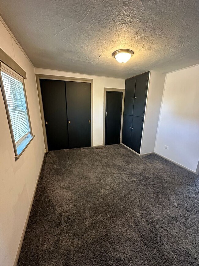 Building Photo - THIS IS A LEASE TAKEOVER, PLEASE CONTACT THE CURRENT TENANT, DANIEL @ 208-883-2854 - Super Cute 3...