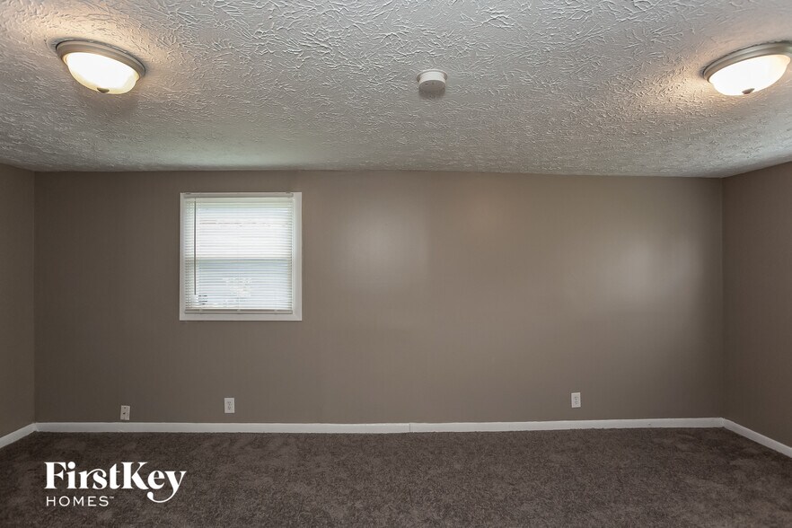 Building Photo - 6072 Bettcher Ave