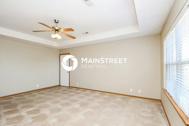 Building Photo - 3 Bedroom Pet-Friendly Home in Pleasant Hill, MO with Main Street Renewal