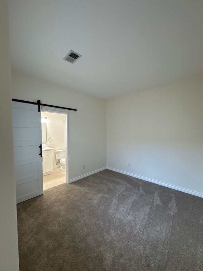 Building Photo - SCRIPTS RANCH-FULLY REMODELED  2 BED, 2.5 BATH - AVAILABLE NOW!