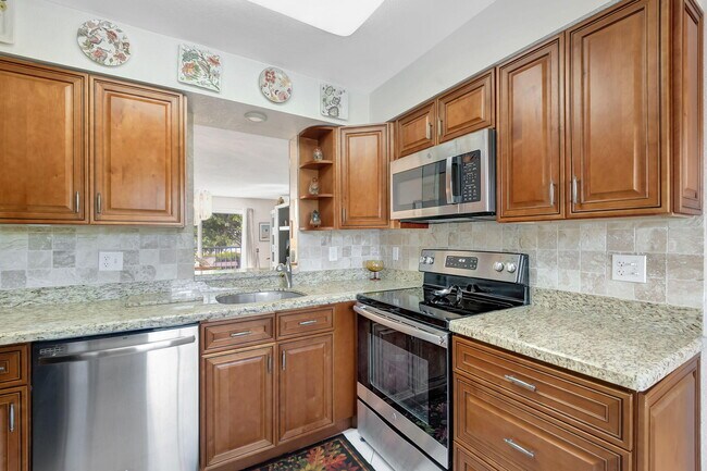 Primary Photo - 7286 Huntington Ln