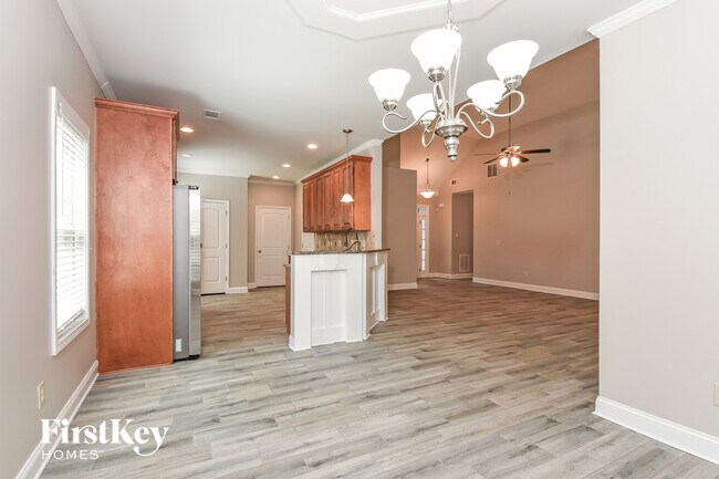 Building Photo - 12 Everest Dr