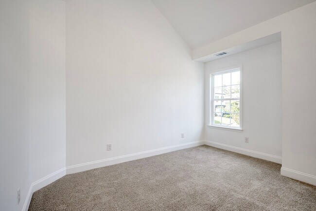 Building Photo - 412 Riley Ln