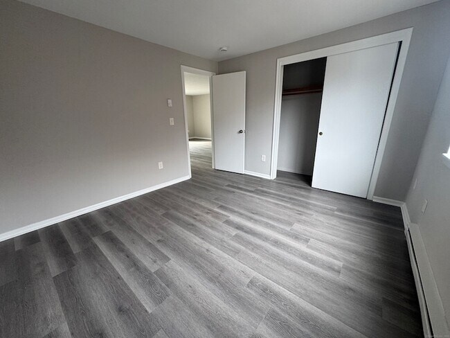 Building Photo - 70 Weber St