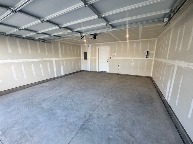 Building Photo - Brand New Long Valley Town home!!