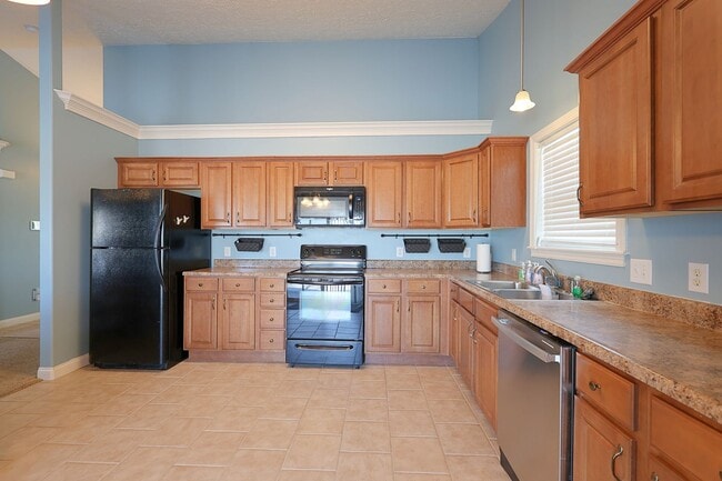 Building Photo - Charming 2-Bedroom Cul-de-Sac Home with Fire Pit Near Purdue University