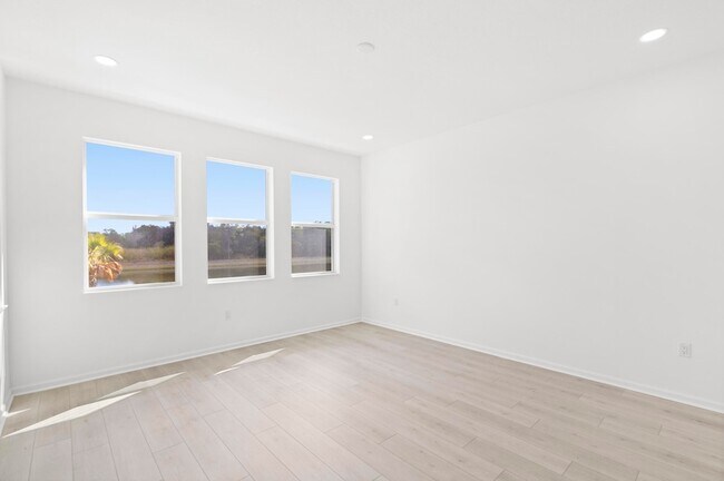 Building Photo - 4416 Longwood Lk Sq