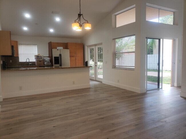 Building Photo - 719 Stanton Dr