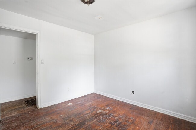 Building Photo - 7827 Rugby Ave