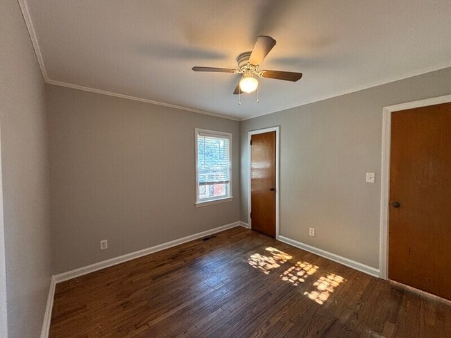 Building Photo - 104 Yancy Dr SE