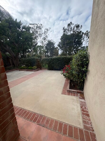 Building Photo - 11 Leatherwood Way