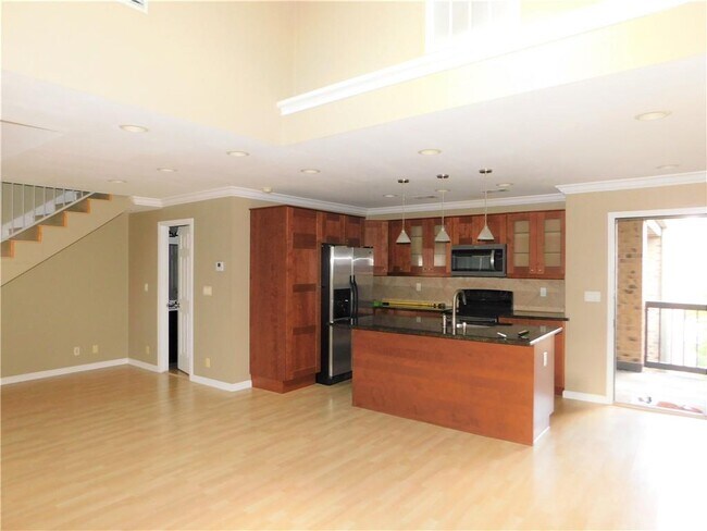 Building Photo - 8888 Tallwood Dr