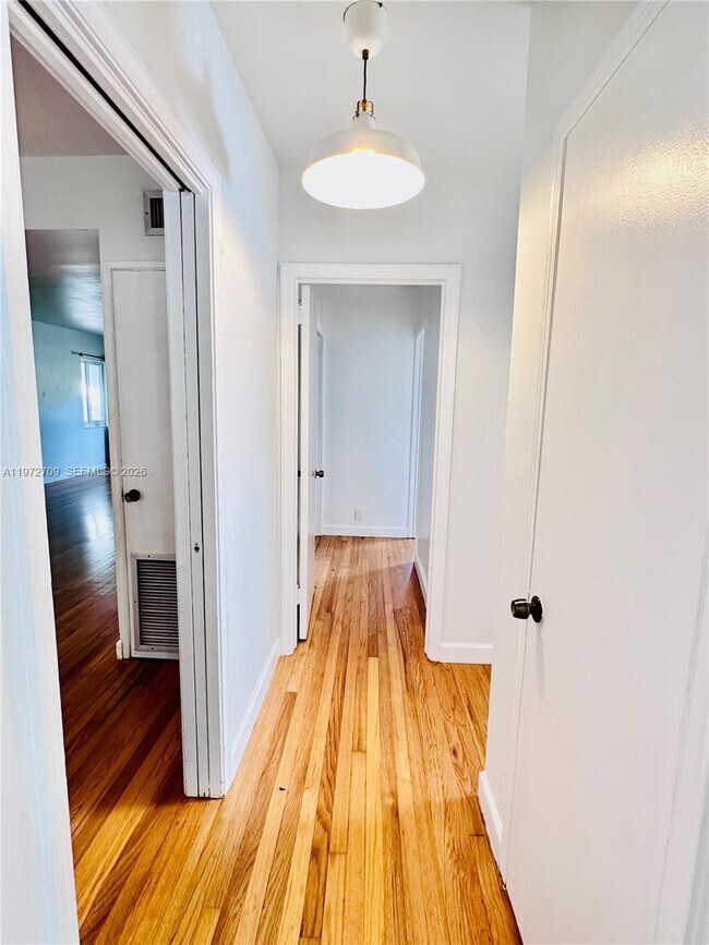 Building Photo - 1180 SW 22nd Terrace