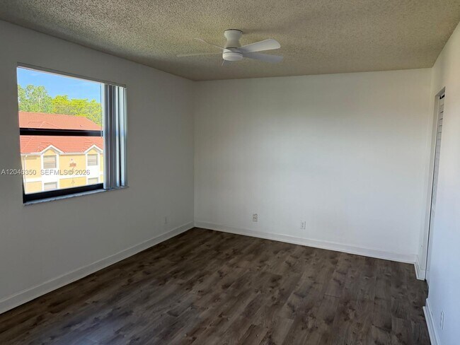Building Photo - 5761 Riverside Dr