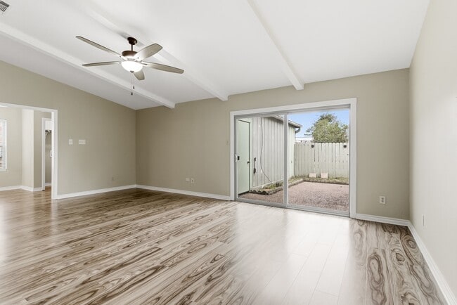 Building Photo - 445 Longmeadow Dr
