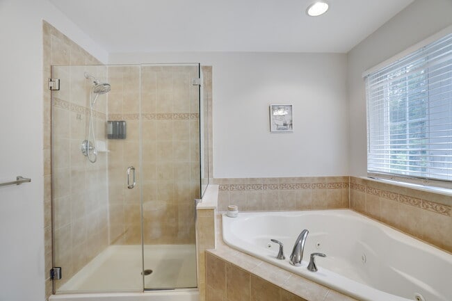 Building Photo - 49 Driftwood Dr