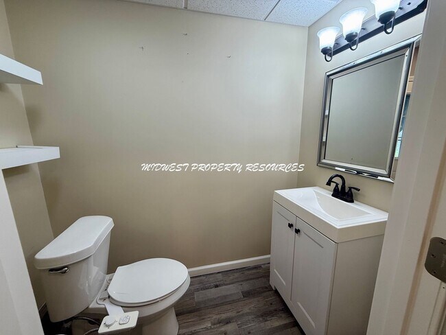 Building Photo - Lee's Summit Schools! 3 Bedroom/2.5 Bath H...