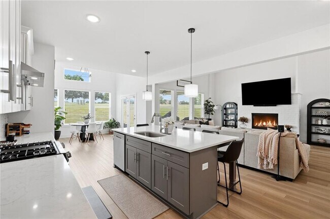 Building Photo - 2049 Chestnut Oak Trl