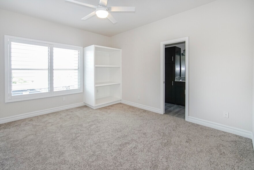 Building Photo - 6489 Calle Placido Dr