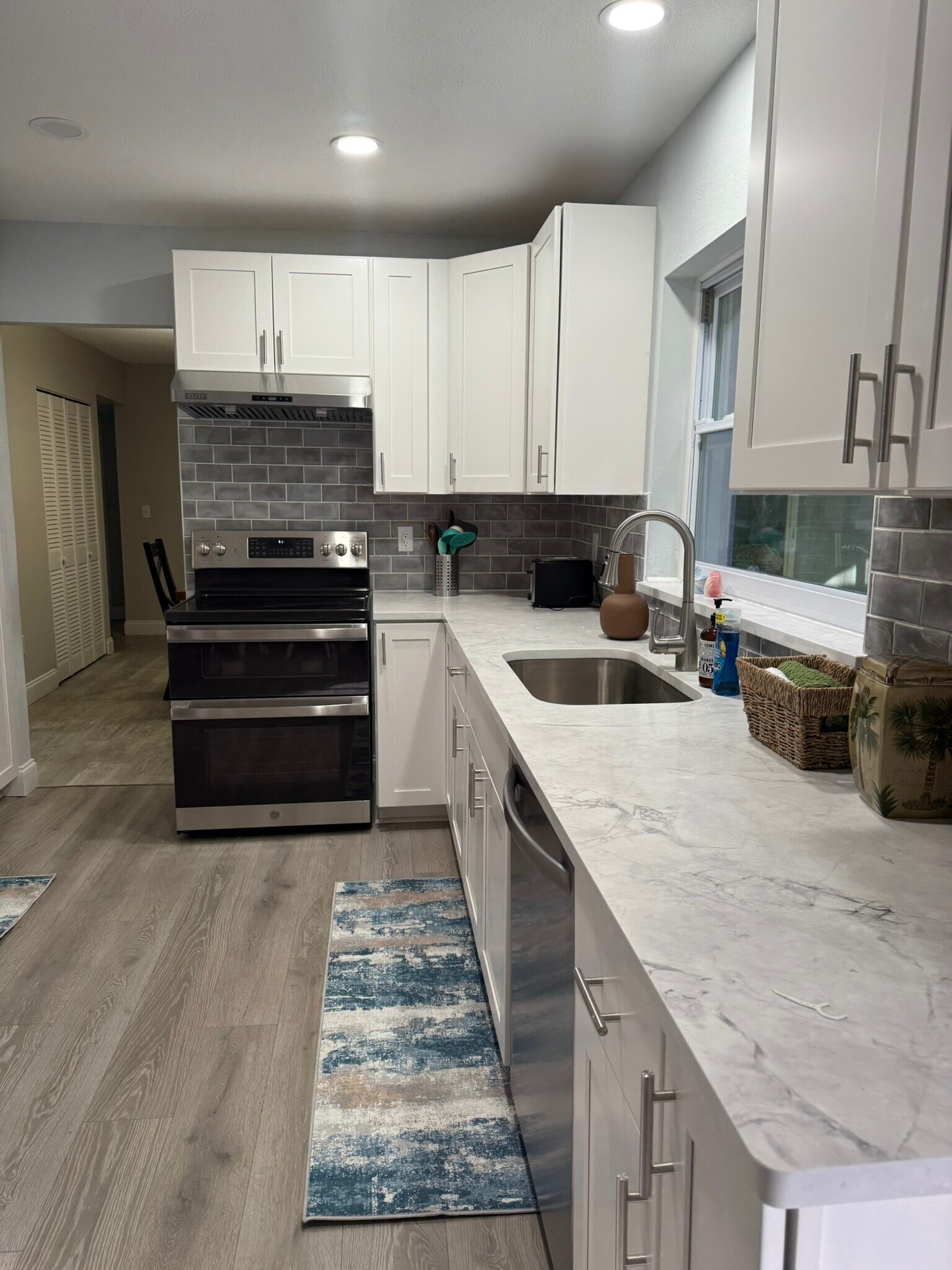 Building Photo - 154 SE Selva Ct