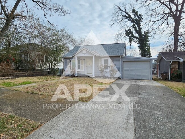 Building Photo - Craftsman Style 2 Bd 1 Ba Single Family Home w/Bonus rm & Garage in North Knox!