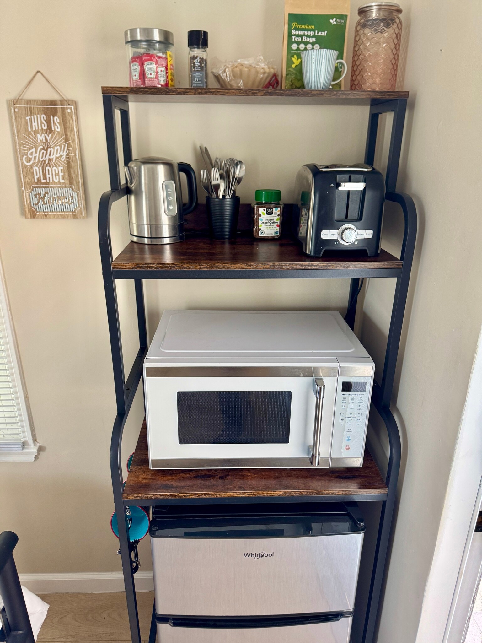 Building Photo - 10443 Califa St