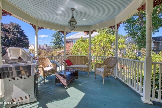 Building Photo - 27 Kirby St