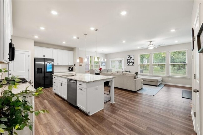 Building Photo - 3363 Park Pointe Cir