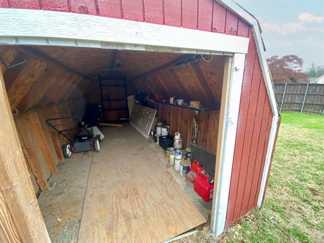 Building Photo - 1531 La Paz Dr