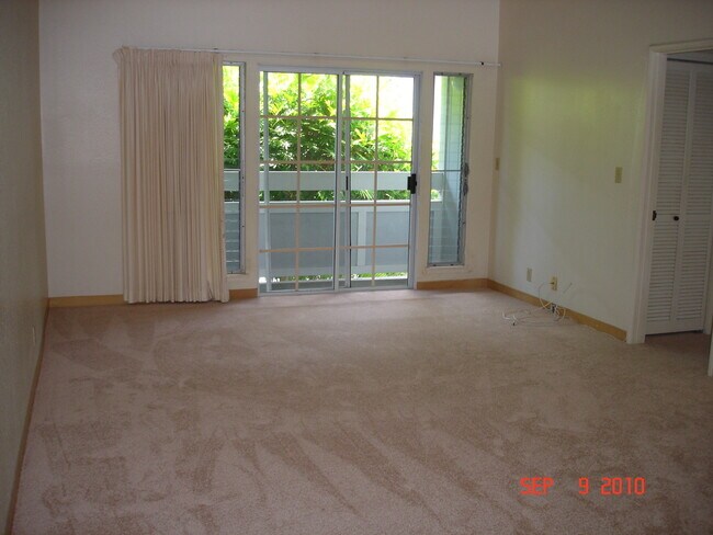 Building Photo - $3,000 / 2-BR / 2-BATH Townhouse with 1 pa...