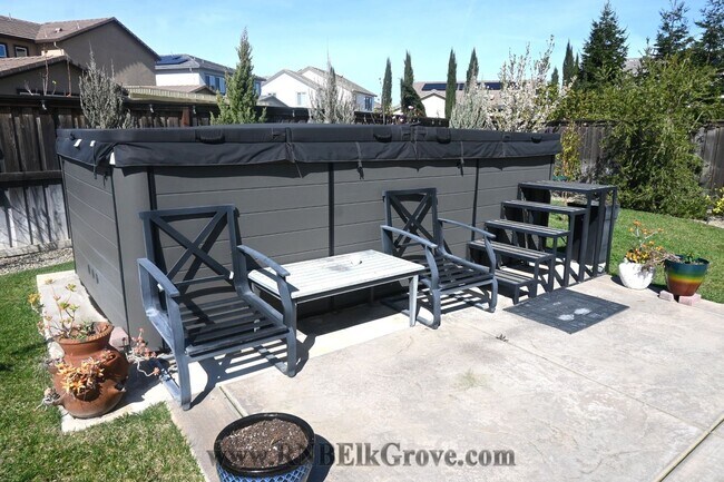 Building Photo - 10060 Carinata Dr