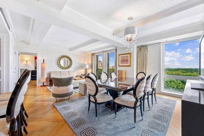 Building Photo - 160 Central Park S