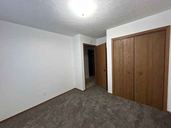 Building Photo - 917 N Clay St