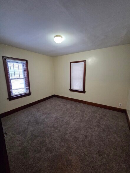 Building Photo - 1938 Clinton St