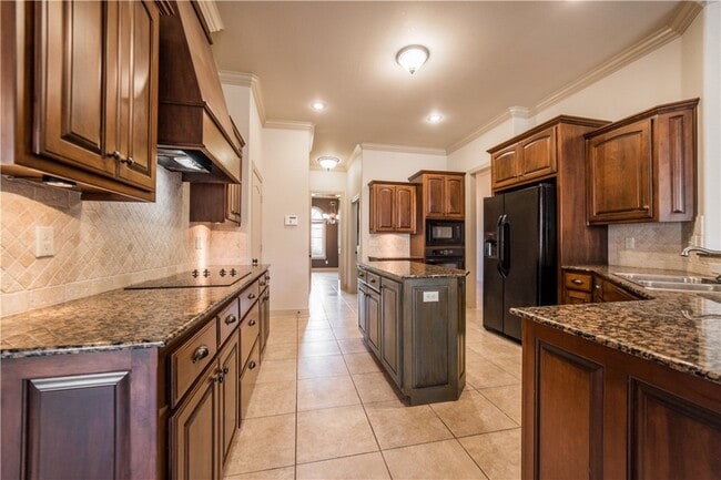 Building Photo - 3778 Prince Philipe St