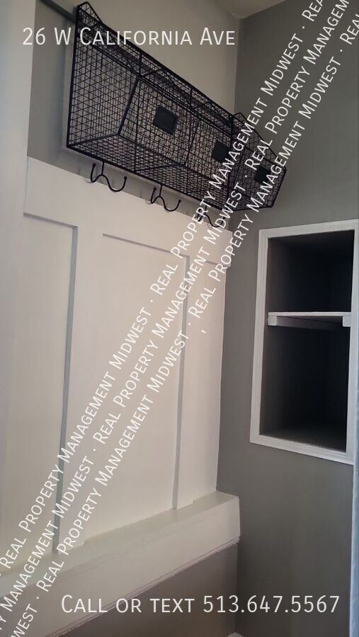 Building Photo - 26 W California Ave