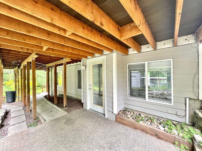 Building Photo - 14033 SE 185th Pl