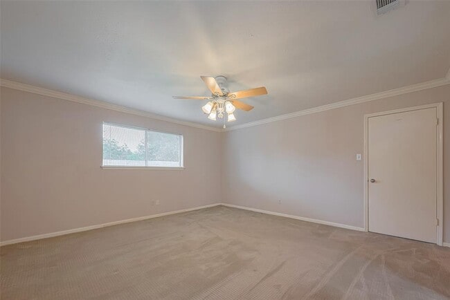 Building Photo - 2027 Briar Ridge Dr