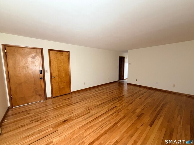 Building Photo - 12 Hilltop Ave