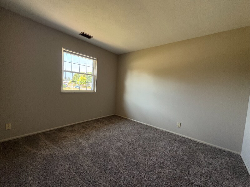 Building Photo - 1128 Amherst Dr