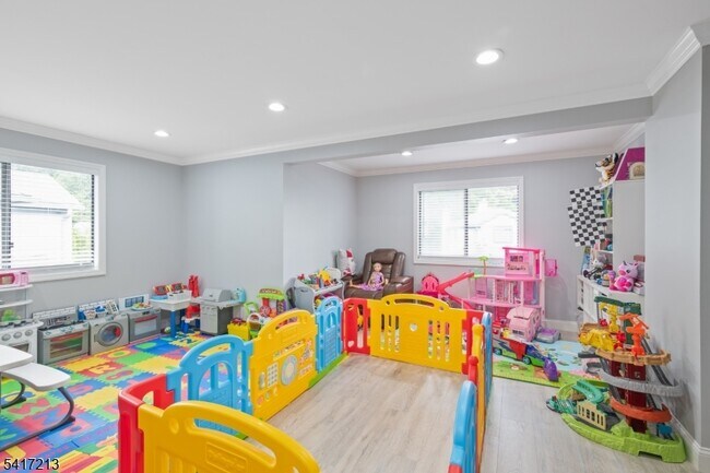 Building Photo - 70 Overlook Dr