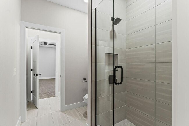 Building Photo - 3505 SW Radiance Ave