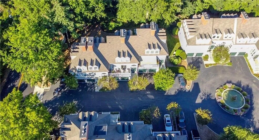 Aerial View - 450 Center St