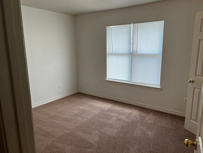 Building Photo - 2517 Schwald Rd