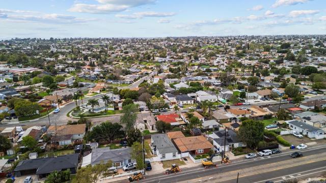 Building Photo - 1918 Skyline Dr