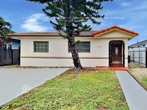 Building Photo - 2579 W 70th St