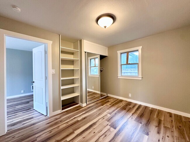 Building Photo - CHARMING ONE LEVEL HOME W/ GARAGE! W/S/G INCLUDED!