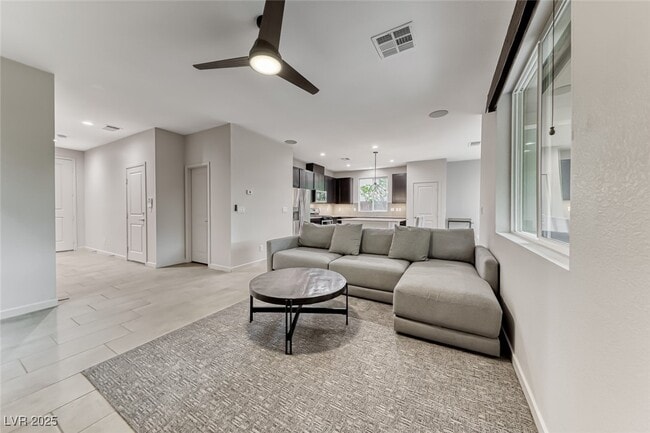 Building Photo - 7012 Pearl Hilltop Ct