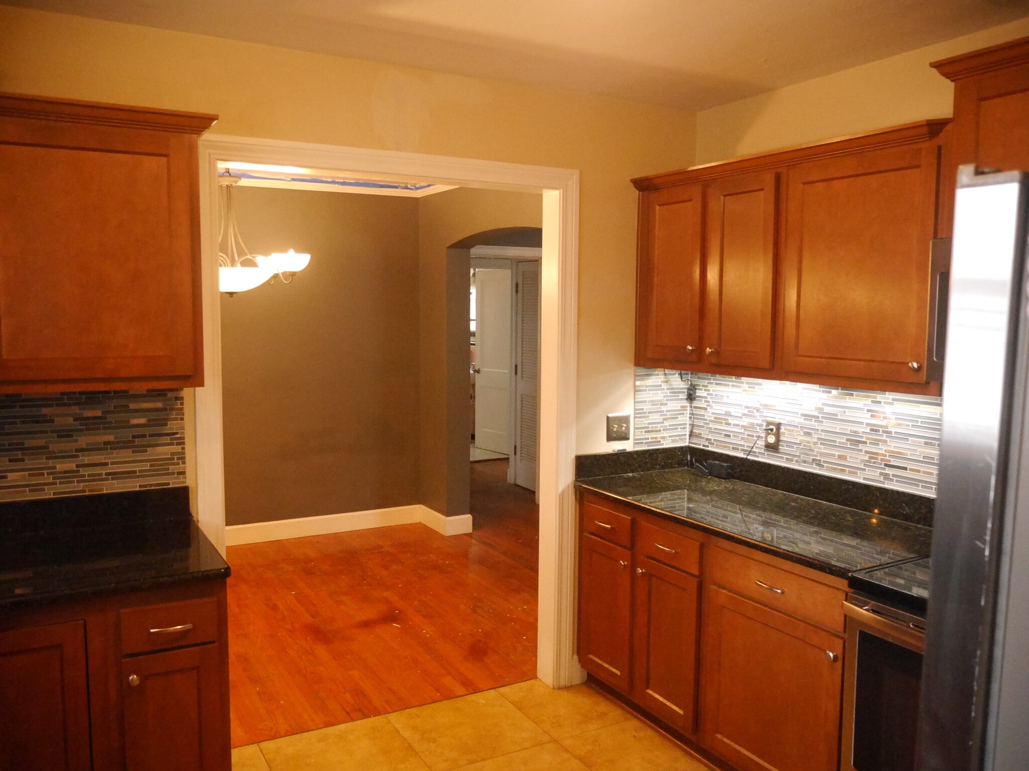 Kitchen w/ New Cabinets and Tile - 2270 Larchmont Rd
